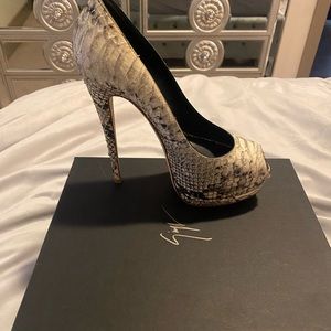 Giuseppe Sharon 105 Pl.Sand